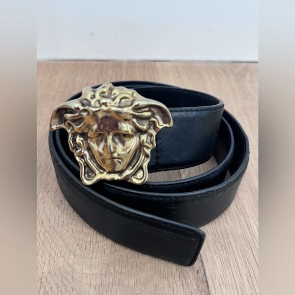 Versace La Medusa Black Leather Belt w Gold Buckle Size 40/100 - Picture 6 of 7